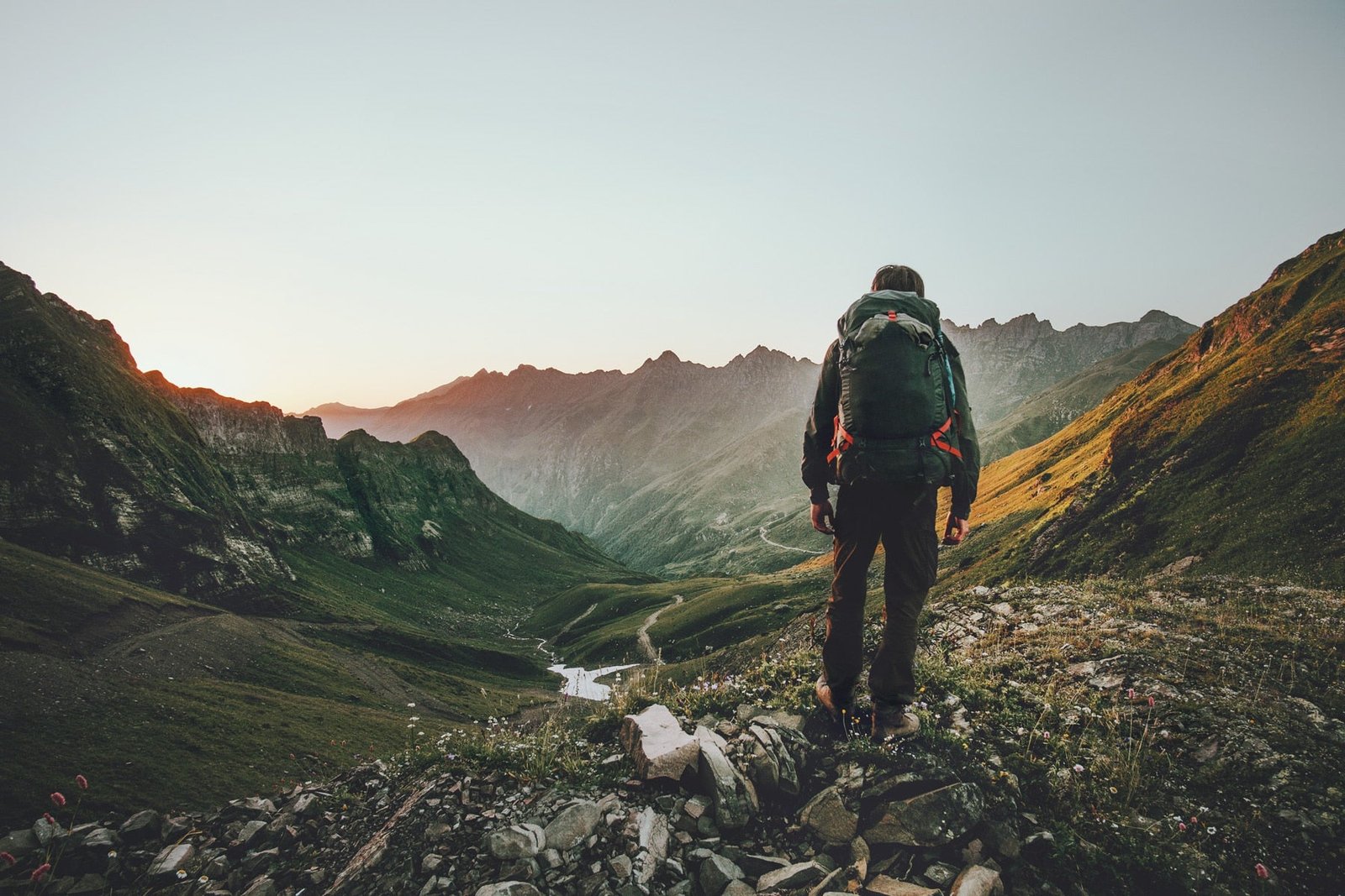 SURVIVALIST_WALKING